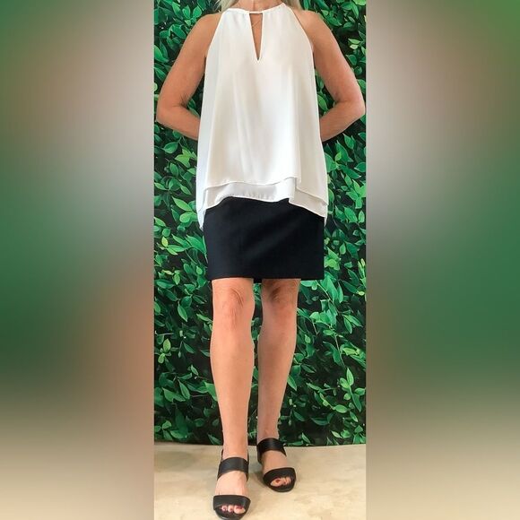 🤍 Banana Republic White Split Back Sleeveless Blouse – Size M - Picture 1 of 8